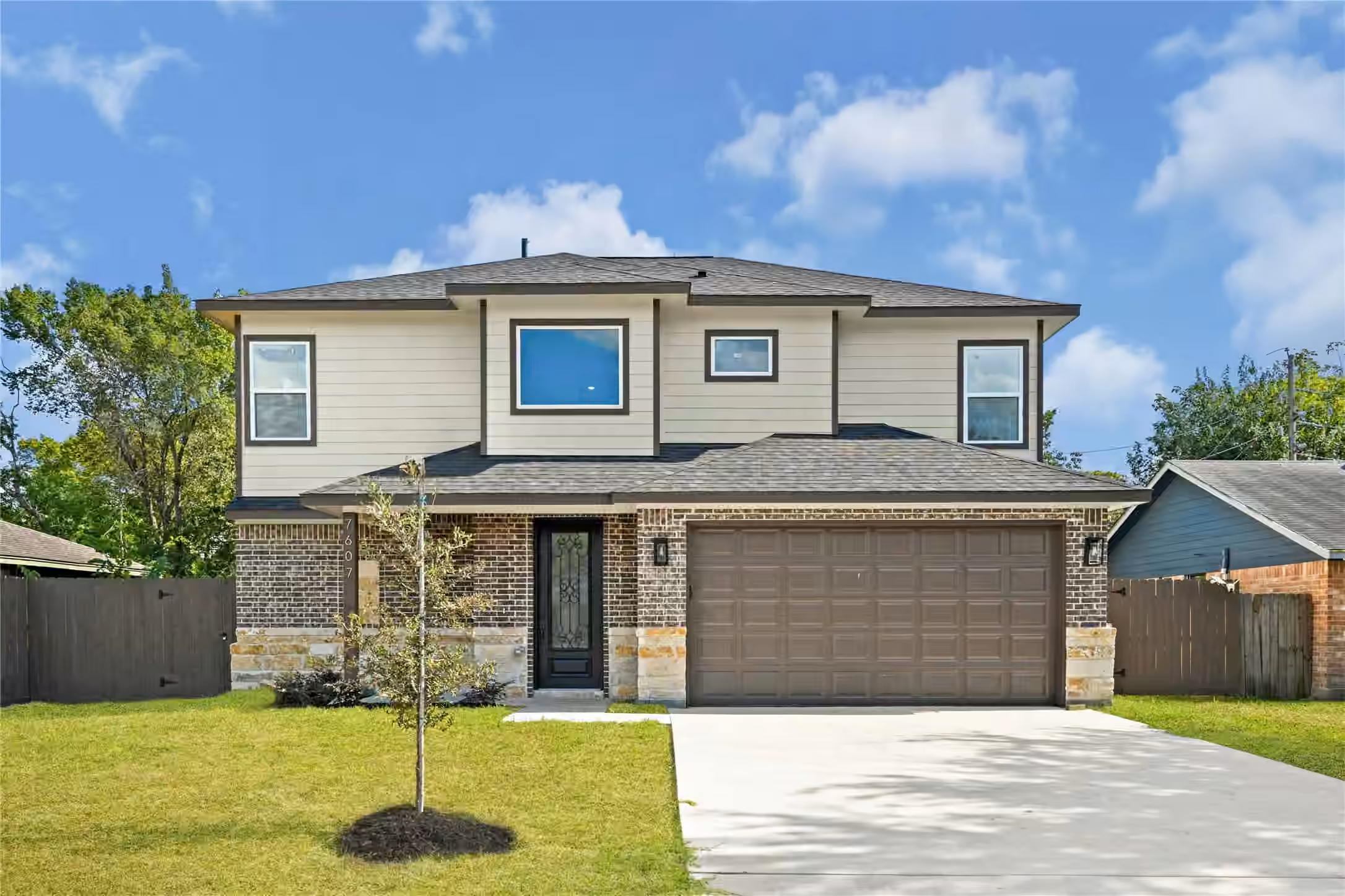 Photo 2 of 7607 Woodsman Trail, Houston, TX
