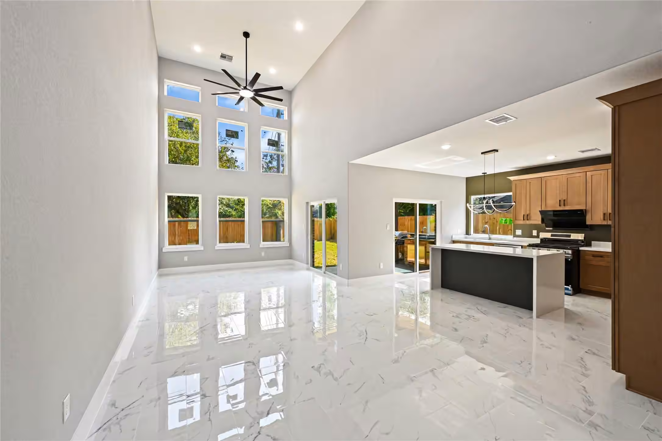 Photo 5 of 7607 Woodsman Trail, Houston, TX