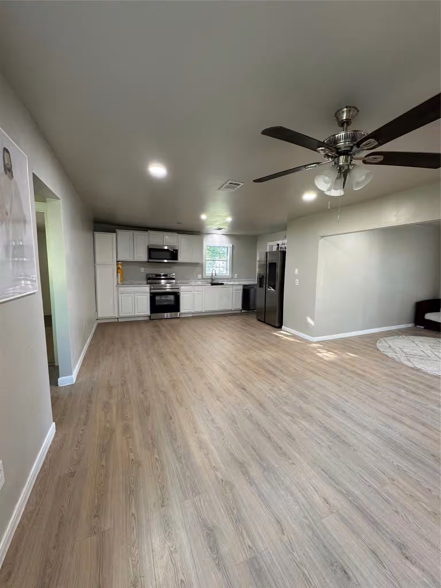 Photo 4 of 201 E Austin Avenue, Palacios, TX
