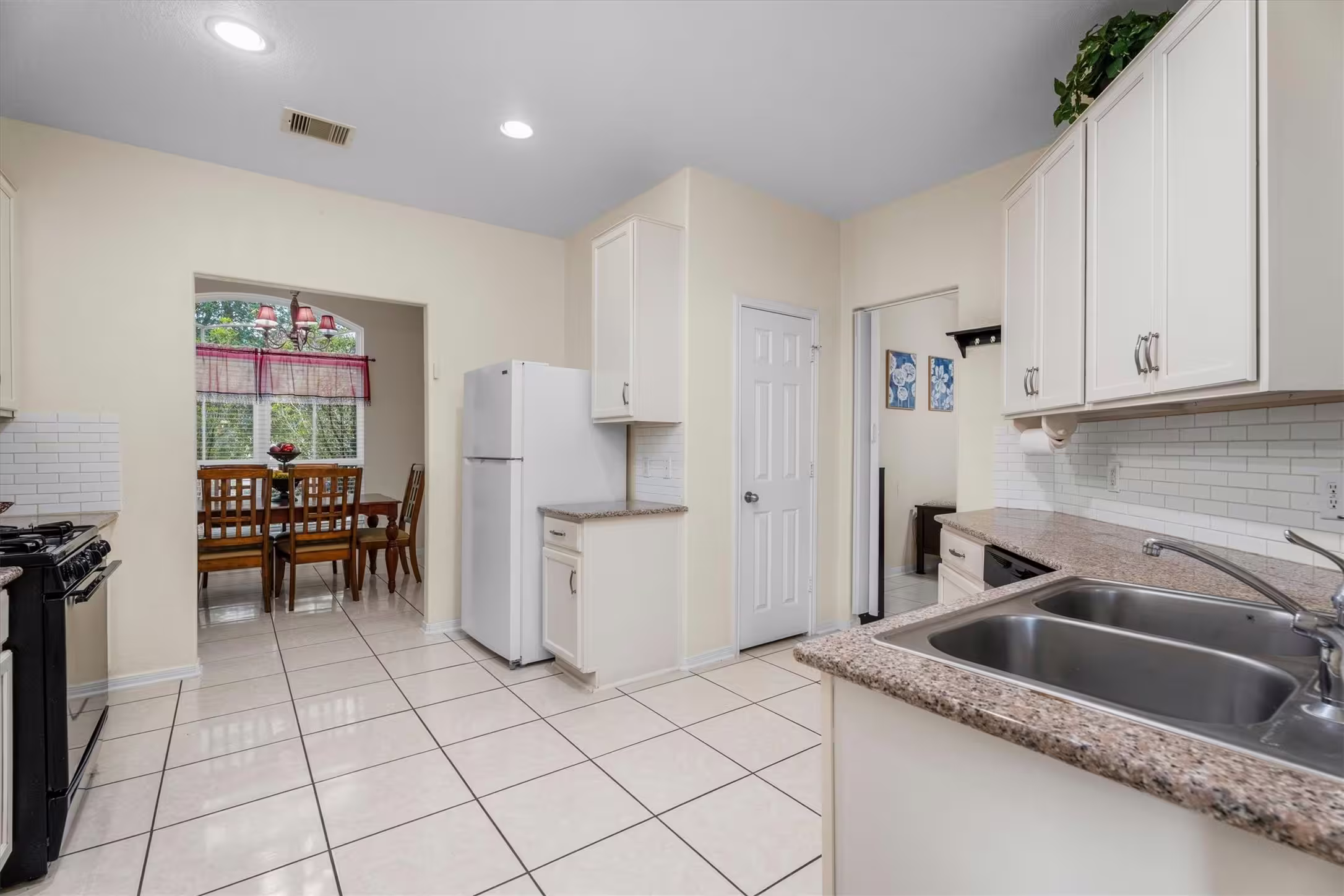 Photo 7 of 2615 Magnolia Fair Way, Spring, TX