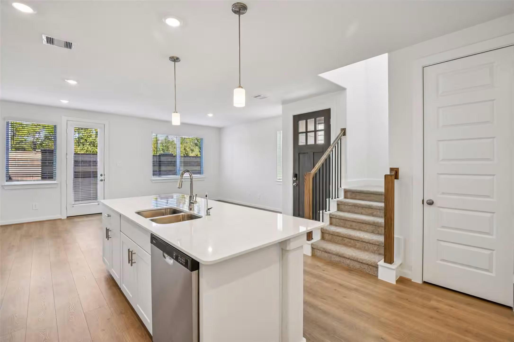 Photo of 2160 Blue Heron Drive, Kemah, TX