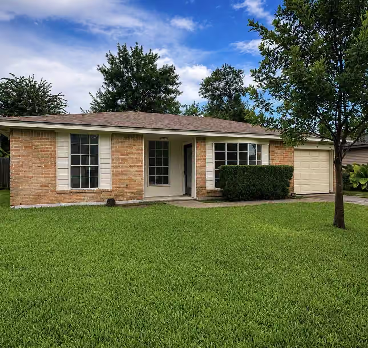 Photo of 826 Deercrest Street, Channelview, TX