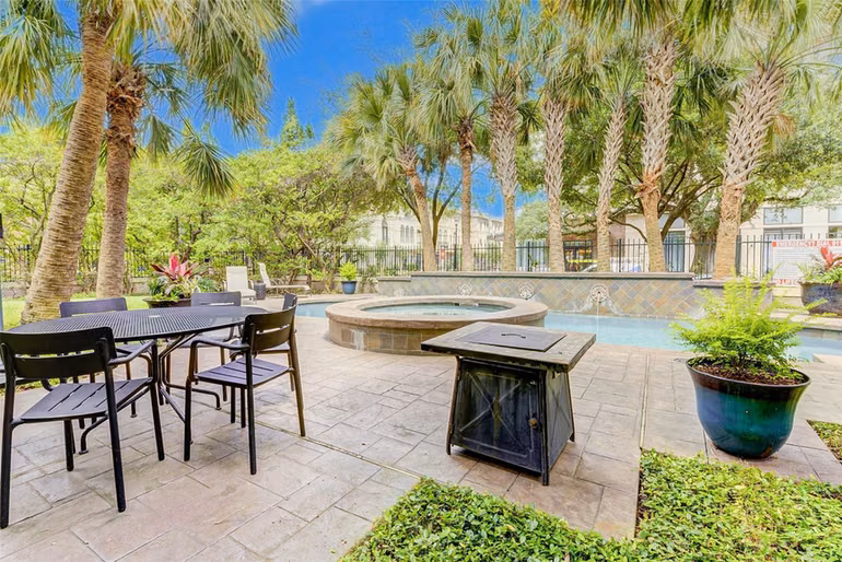 Photo 6 of 2700 Albany Street 3B, Houston, TX