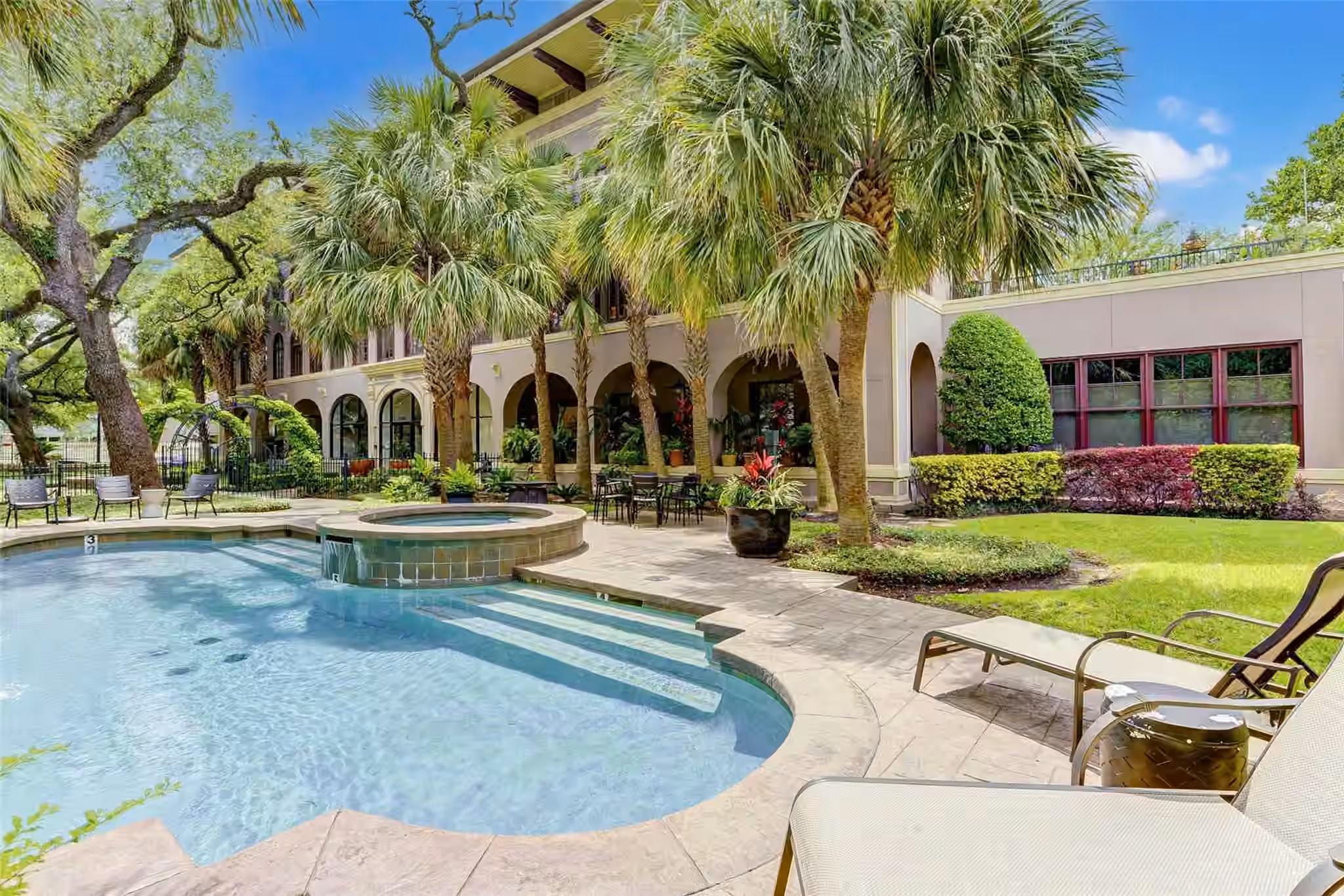 Photo 7 of 2700 Albany Street 3B, Houston, TX