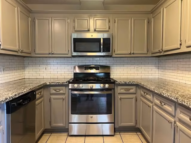 Photo 7 of 2927 30th Avenue N, Texas City, TX