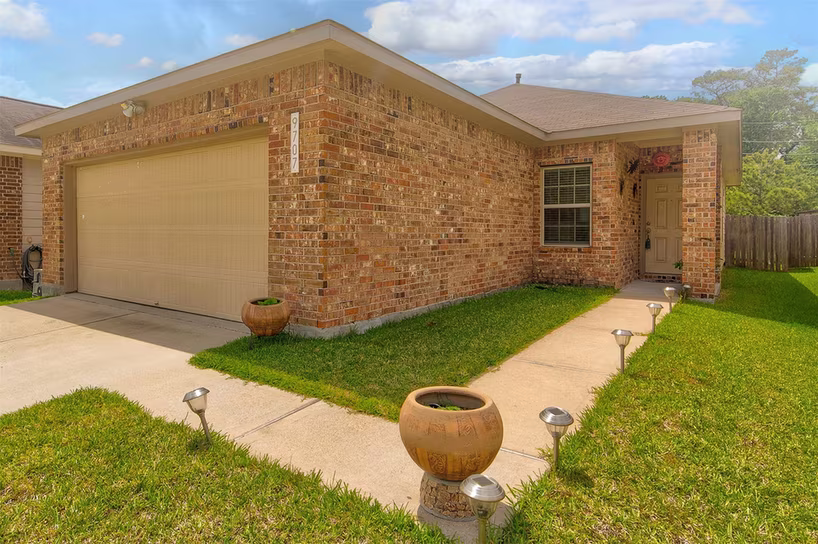 Photo 3 of 9707 Vanessa Glen Court, Houston, TX