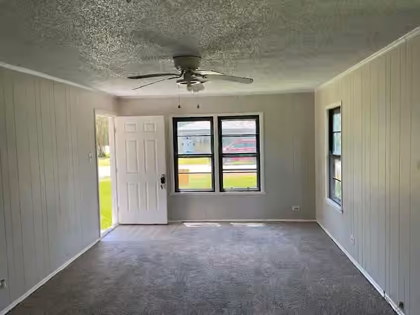 Photo 3 of 2302 Oaklawn Drive, La Marque, TX
