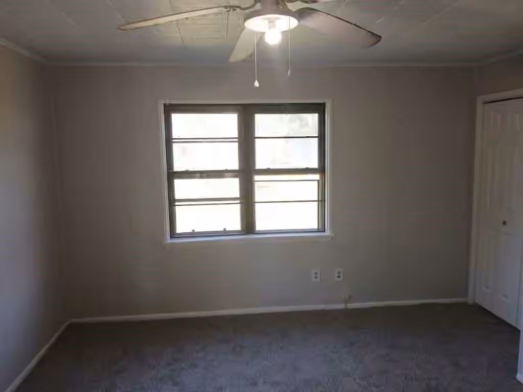 Photo 6 of 2302 Oaklawn Drive, La Marque, TX