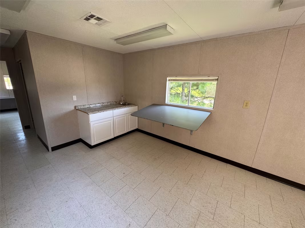 Photo 4 of 846 County Road 3565, Cleveland, TX