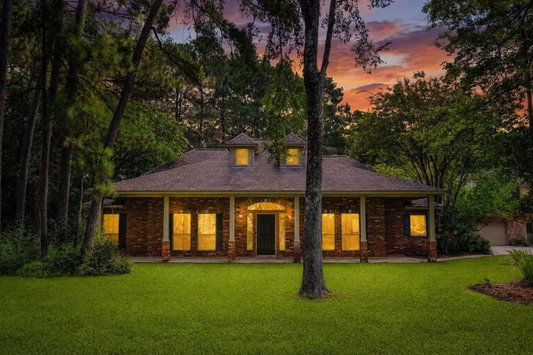 Photo 4 of 10034 Crestwater Circle, Magnolia, TX