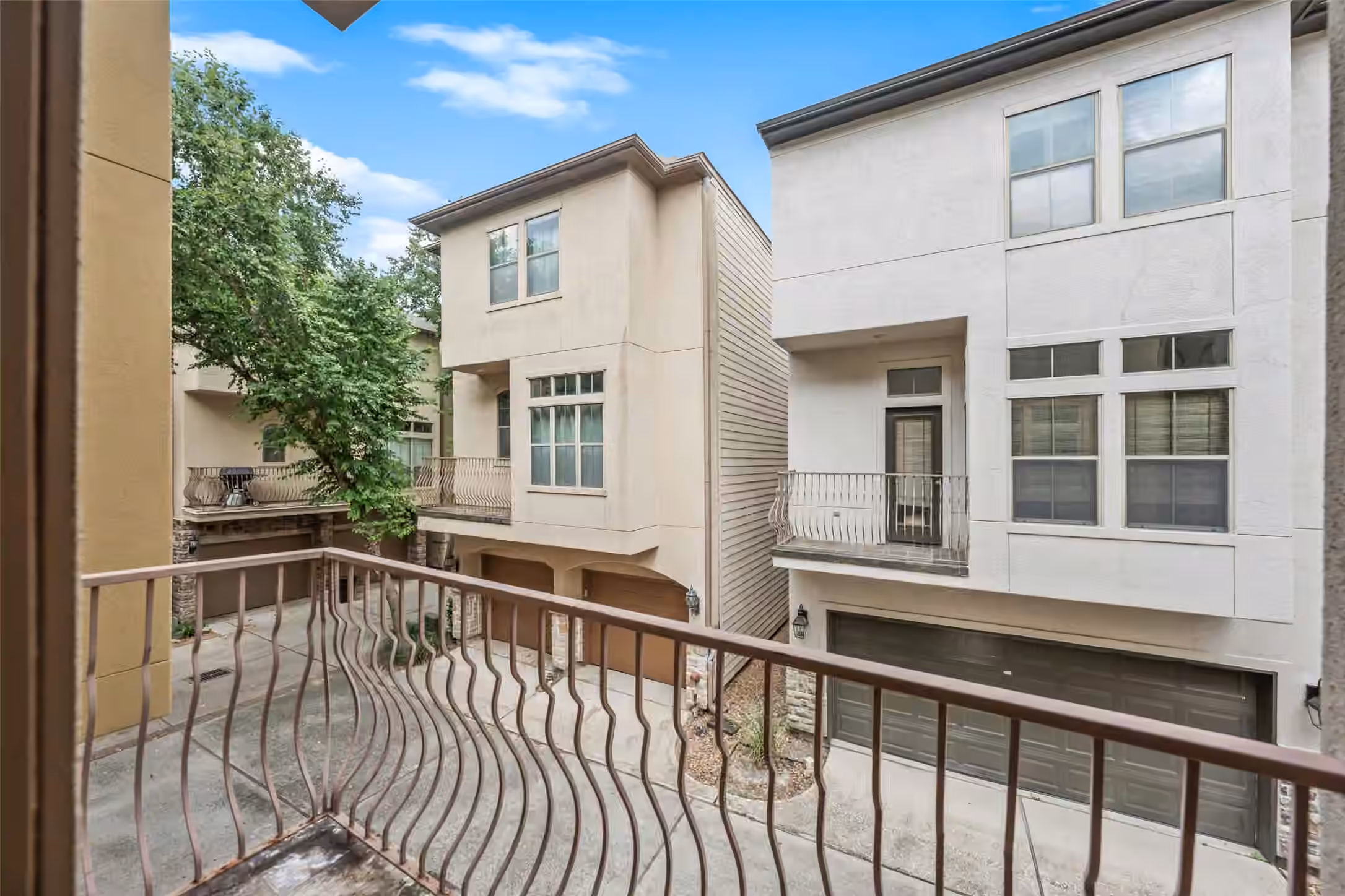 Photo 2 of 562 Bomar St Street, Houston, TX