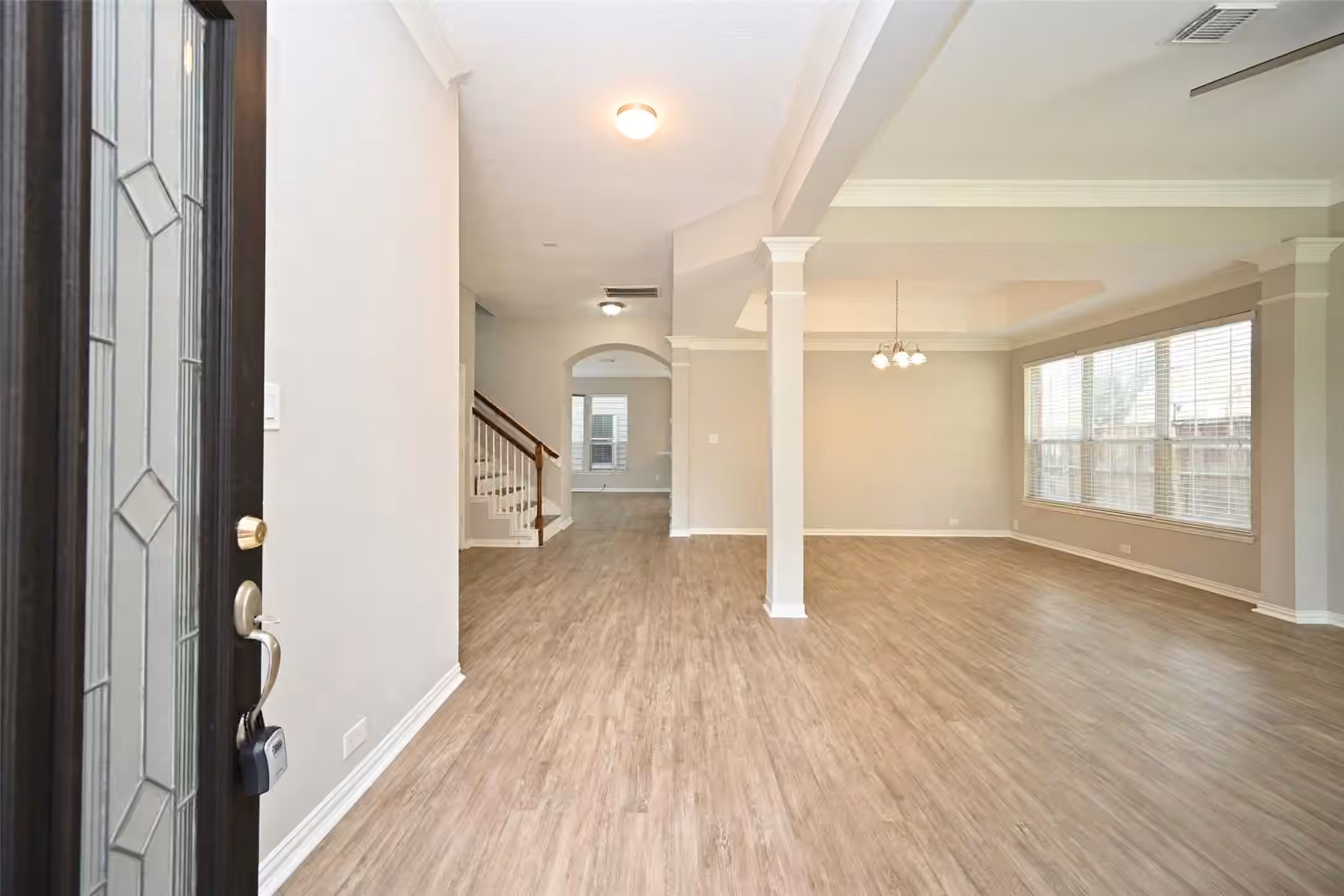 Photo 2 of 1502 Beaconshire Road, Houston, TX