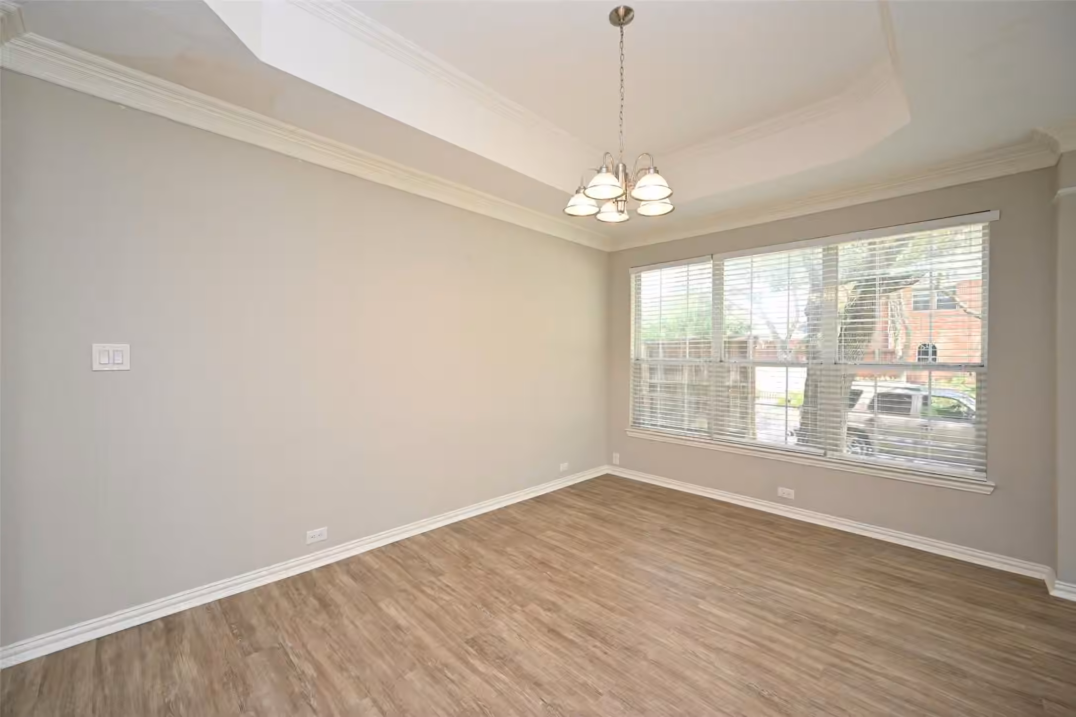 Photo 6 of 1502 Beaconshire Road, Houston, TX
