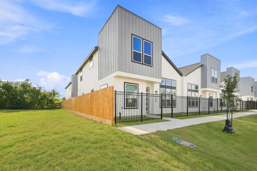 Photo 2 of 6063 Cebra Street, Houston, TX