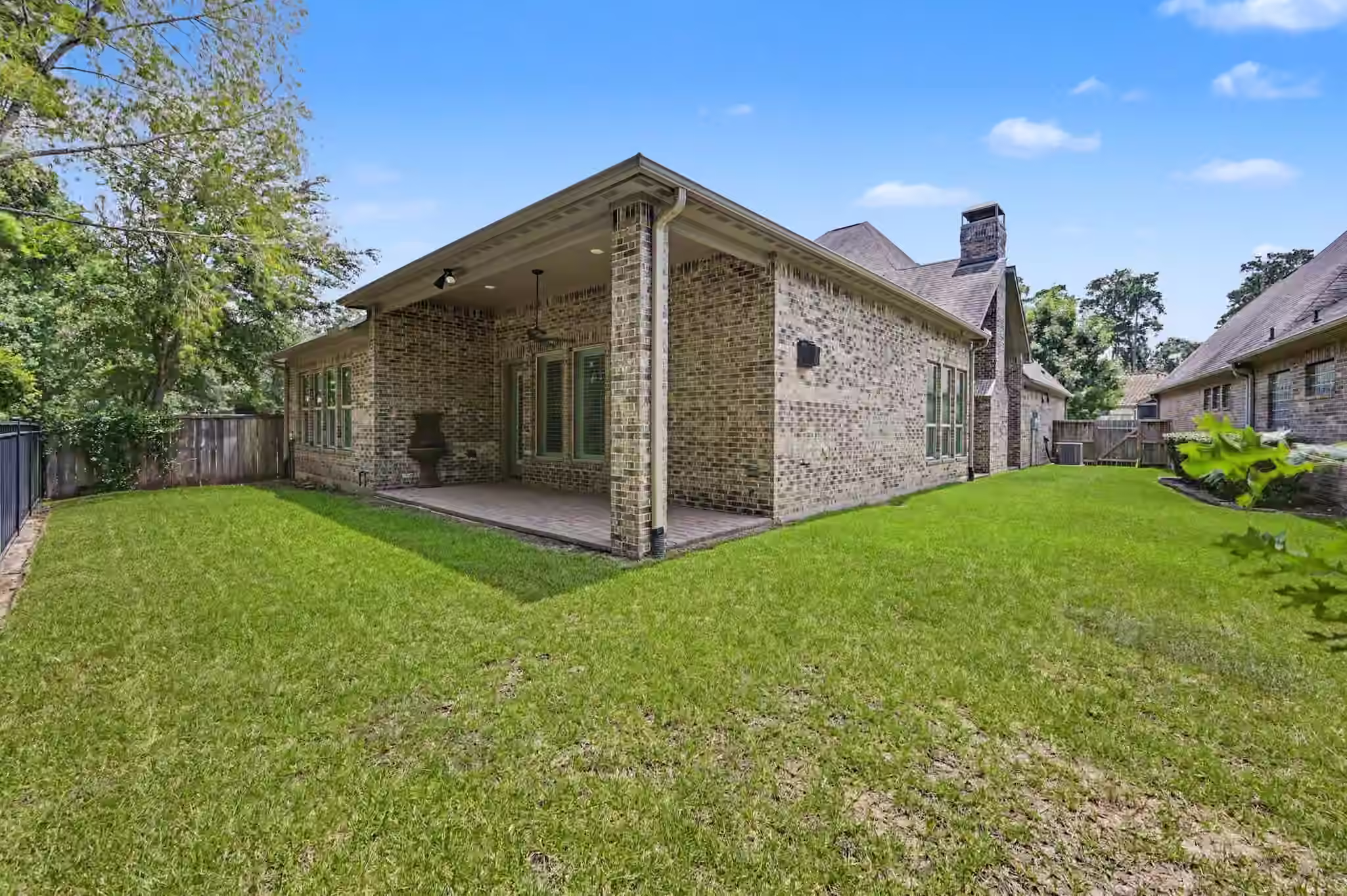 Photo 2 of 126 Lily Green Court, Conroe, TX