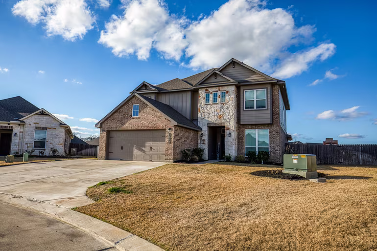 Photo of 2004 Vineyard Pass, Brenham, TX 77833
