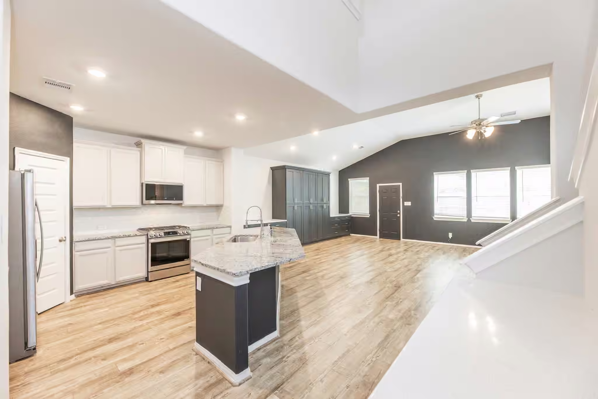 Photo 6 of 5943 Pearland Place, Pearland, TX