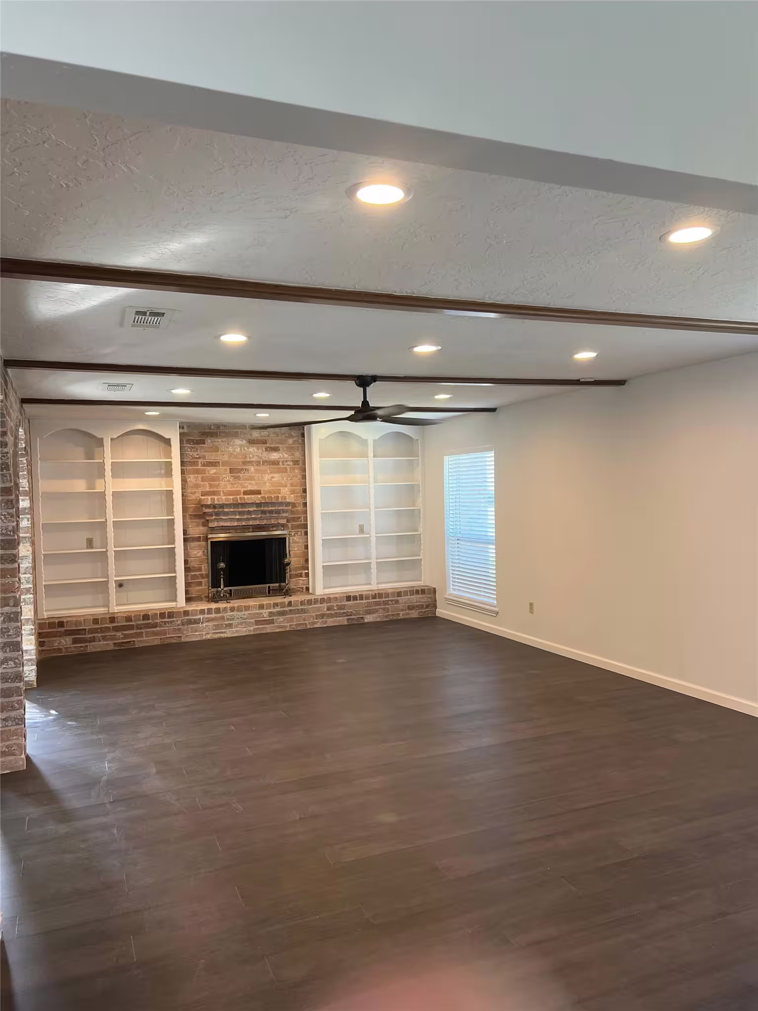 Photo 6 of 9126 Devoncroft Drive, Houston, TX