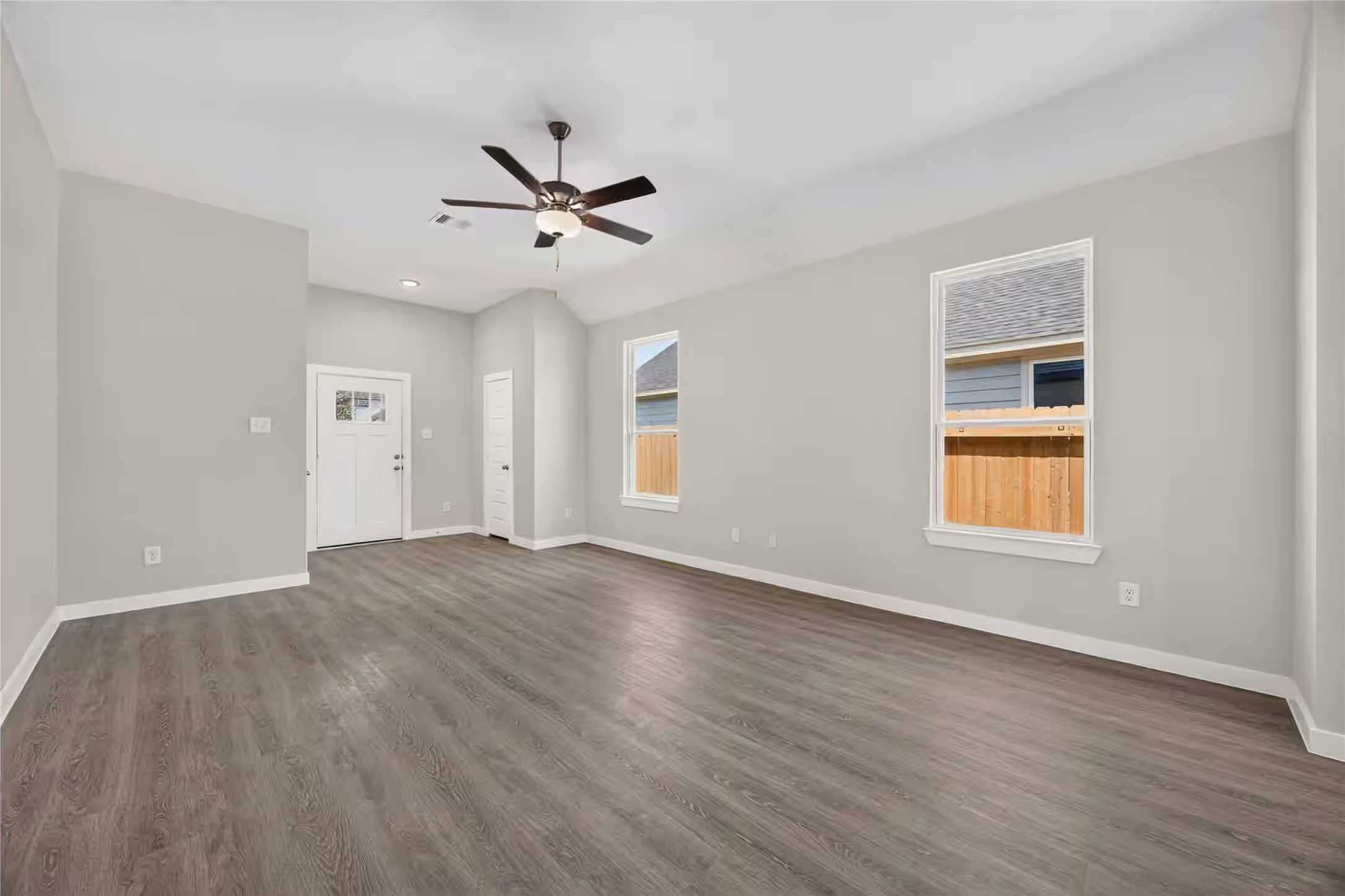 Photo 2 of 11931 Avian Avenue, Conroe, TX