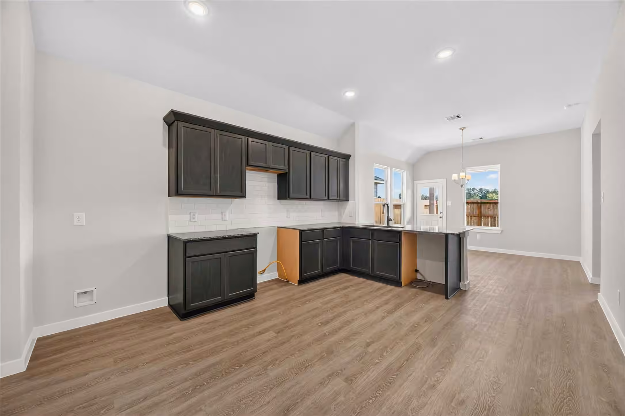 Photo 5 of 11931 Avian Avenue, Conroe, TX