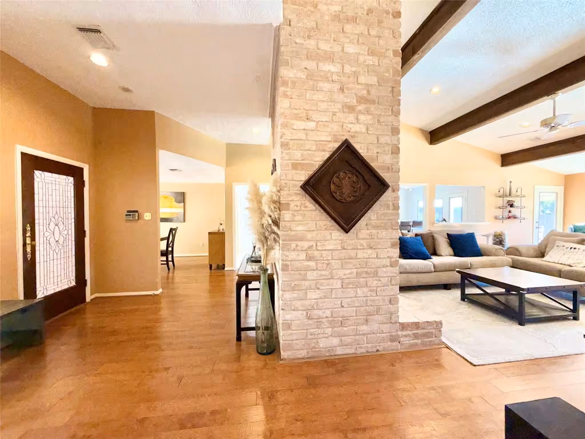 Photo 6 of 3915 Pleasant Valley Drive, Missouri City, TX