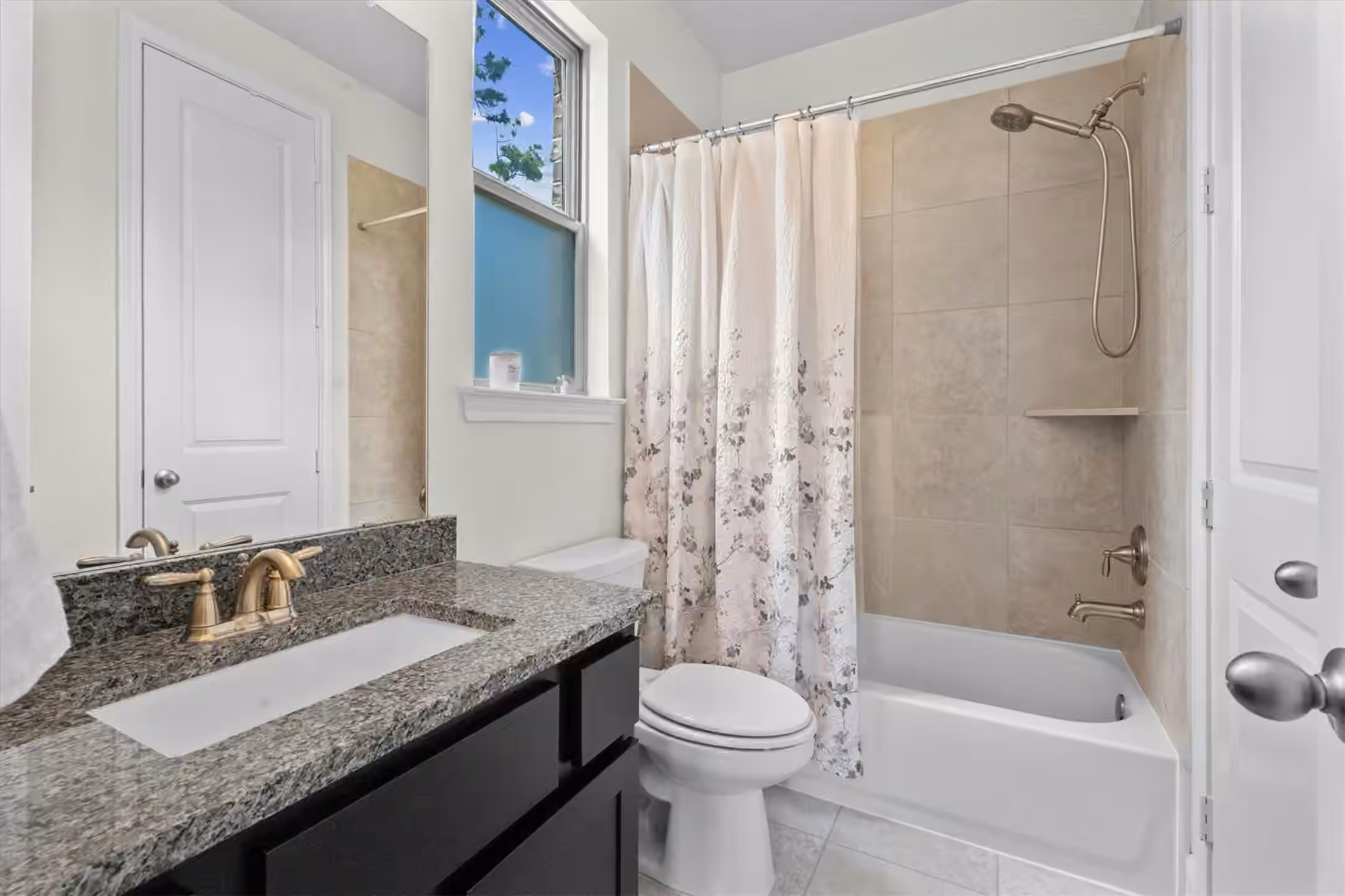Photo 6 of 17403 Violet Vineyard Street, Conroe, TX