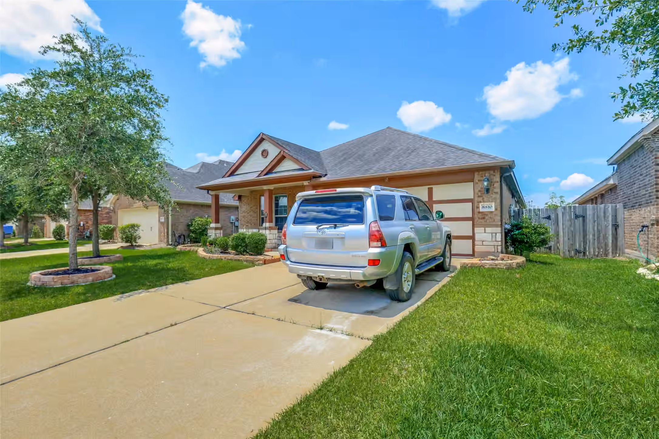 Photo 2 of 8810 Houston Falls Lane, Richmond, TX
