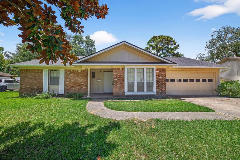 Photo 2 of 10318 Belfast Road, La Porte, TX