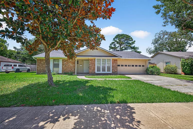 Photo 4 of 10318 Belfast Road, La Porte, TX