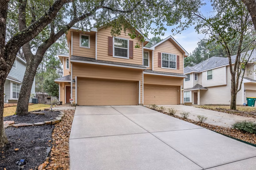 Photo 2 of 62 S Camellia Grove Circle, The Woodlands, TX