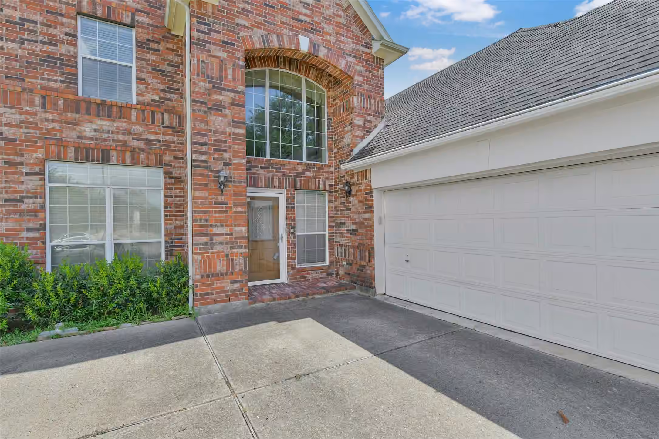 Photo 3 of 2221 Silvercreek Court, Deer Park, TX