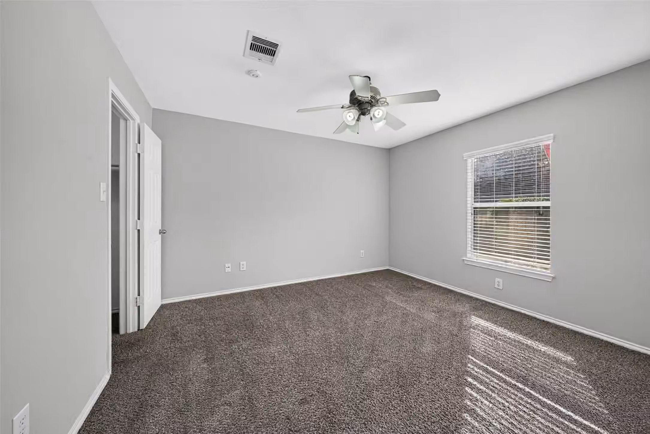 Photo 6 of 3208 Chenevert Street, Houston, TX