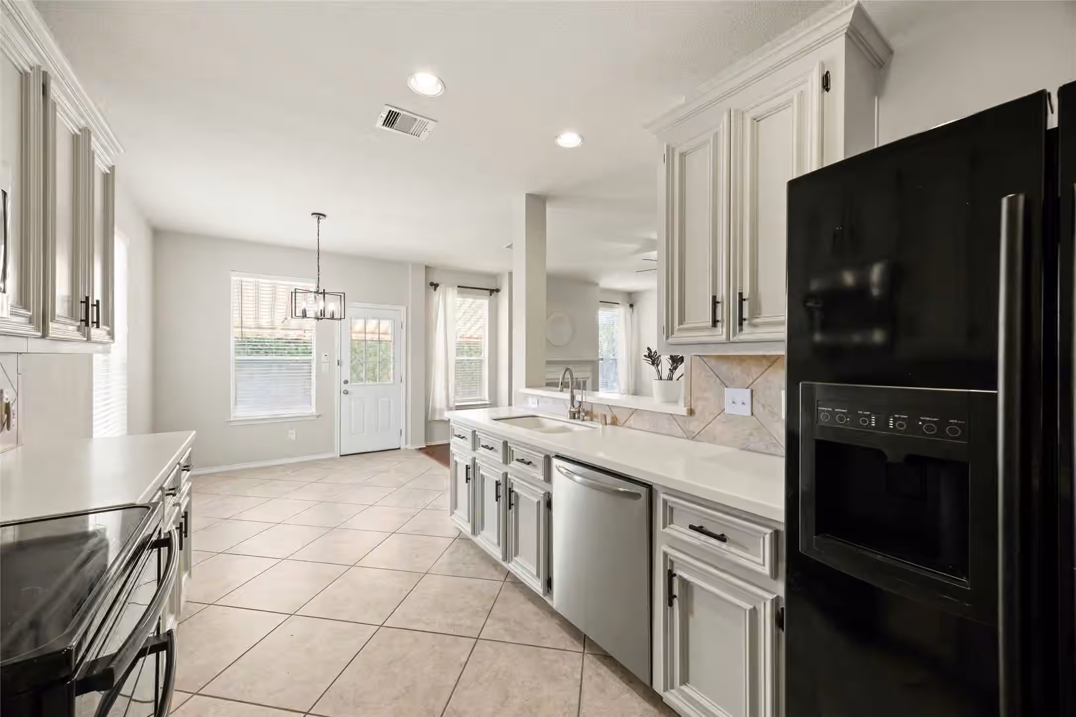 Photo 2 of 9611 Oxford Grove Drive, Houston, TX