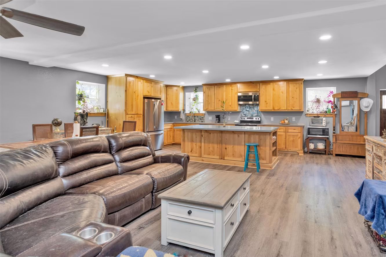 Photo 4 of 10780 Stidham Road, Conroe, TX