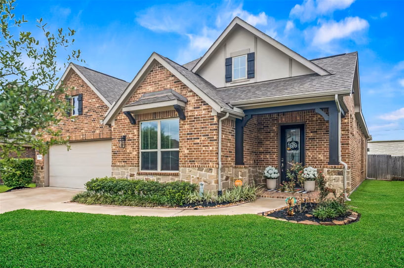 Photo of 9319 Dochfour Lane, Tomball, TX 77375
