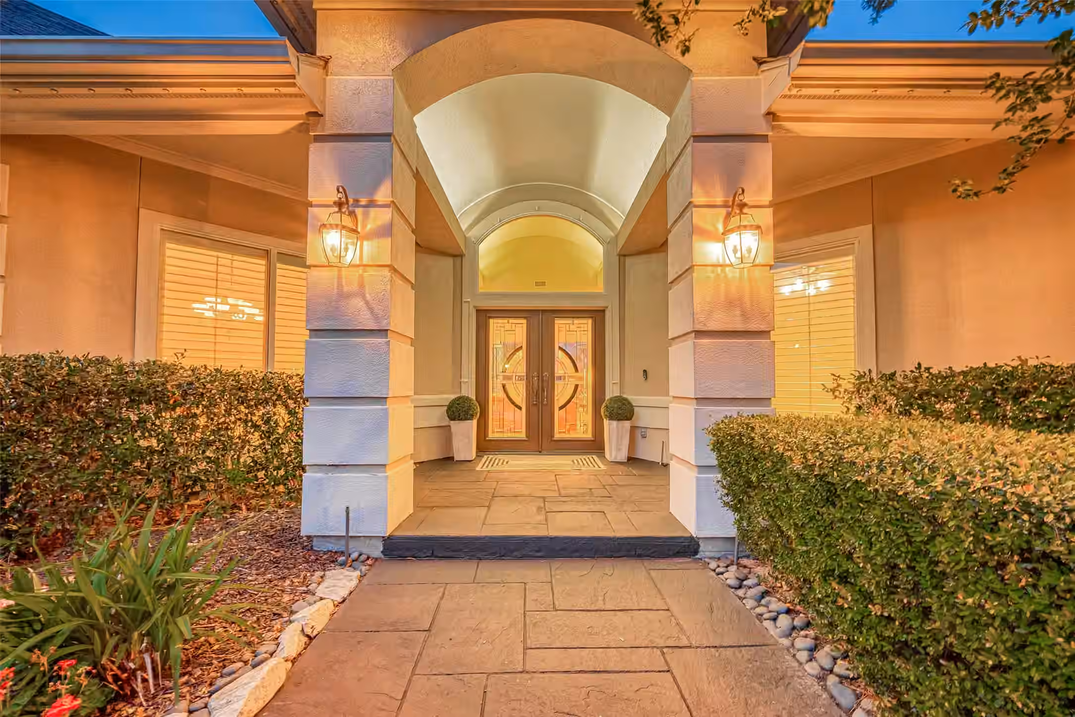 Photo 3 of 22 Stonegate Park Court, Spring, TX