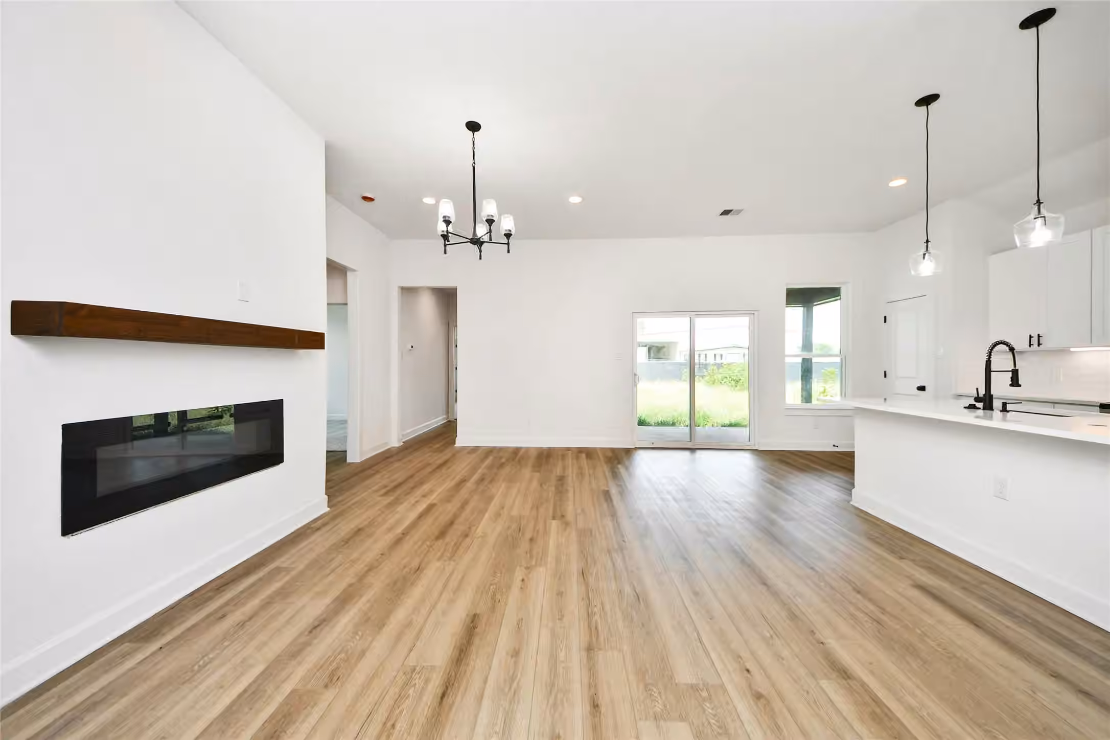 Photo 6 of 925 1st Street, Hempstead, TX