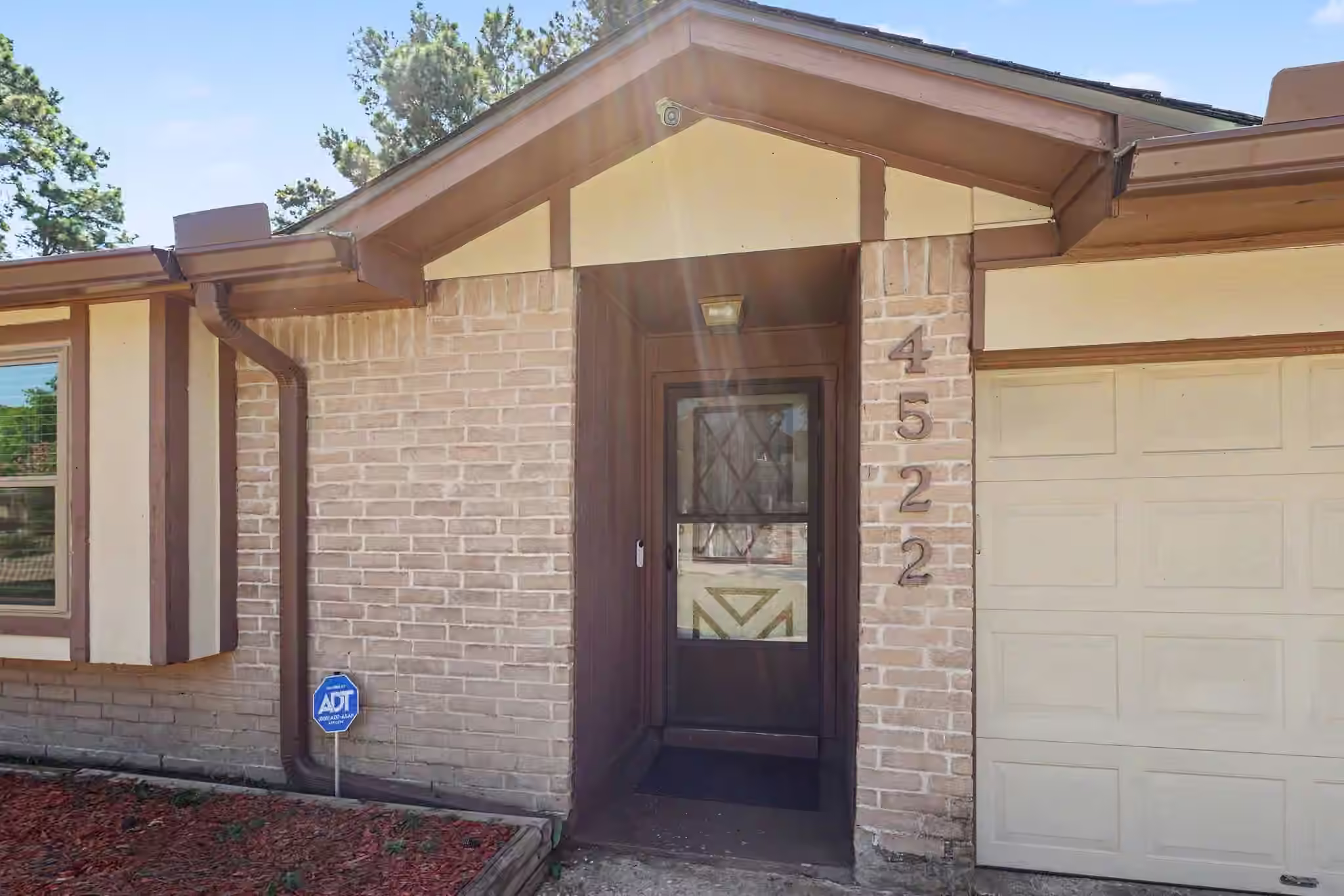 Photo 4 of 4522 Enchantedgate Drive, Spring, TX