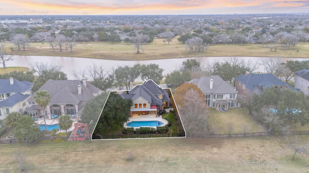 Photo of 7322 Greatwood Lake Drive, Sugar Land, TX 77479