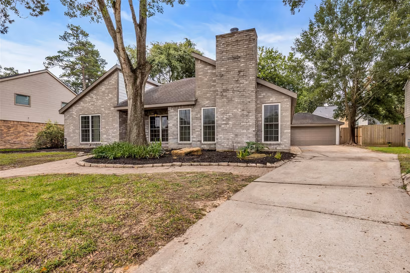 Photo 3 of 6835 Queensclub Drive, Houston, TX