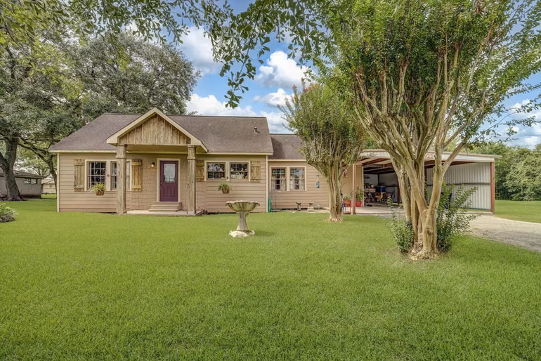 Photo of 922 Runneburg Road, Crosby, TX 77532