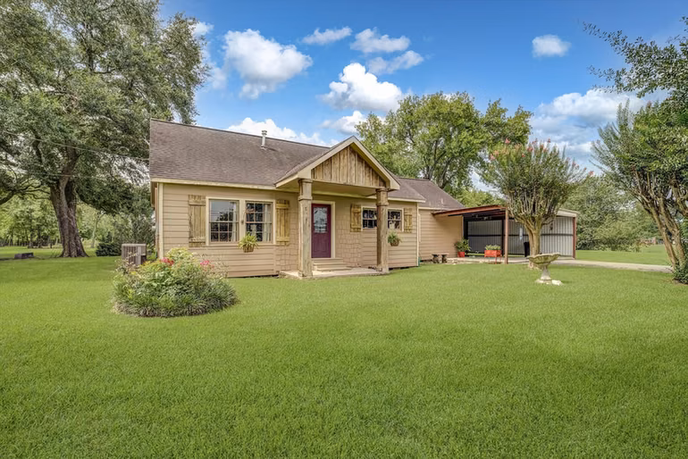Photo 3 of 922 Runneburg Road, Crosby, TX