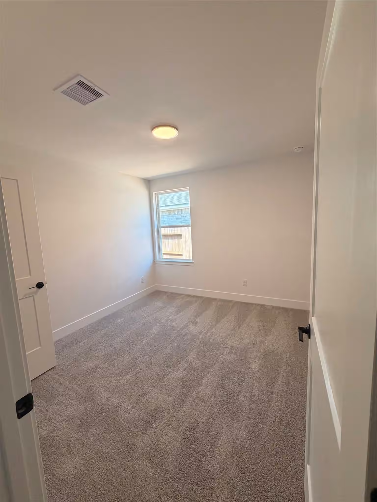 Photo 7 of 9316 HARD ROCK Road, Conroe, TX