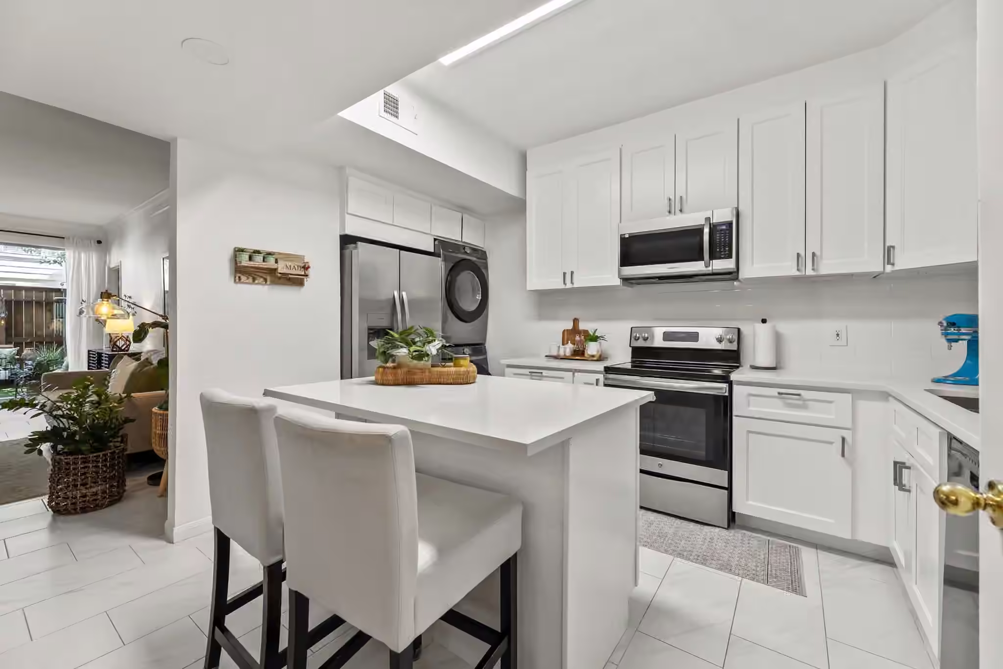 Photo 4 of 2100 Tanglewilde Street 141, Houston, TX