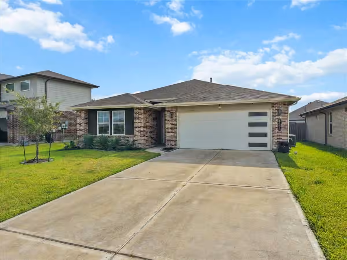 Photo 4 of 8207 Sugar Cane Lane, Rosharon, TX