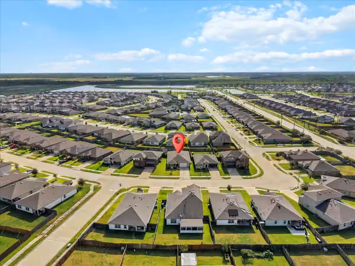 Photo 5 of 8207 Sugar Cane Lane, Rosharon, TX