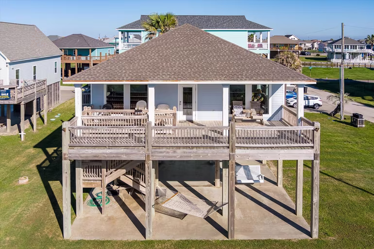 Photo 2 of 929 Bahama Drive, Crystal Beach, TX