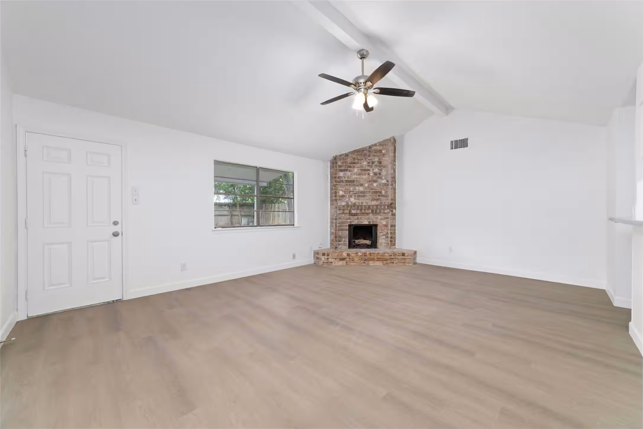 Photo 5 of 5023 Monteith Drive, Spring, TX