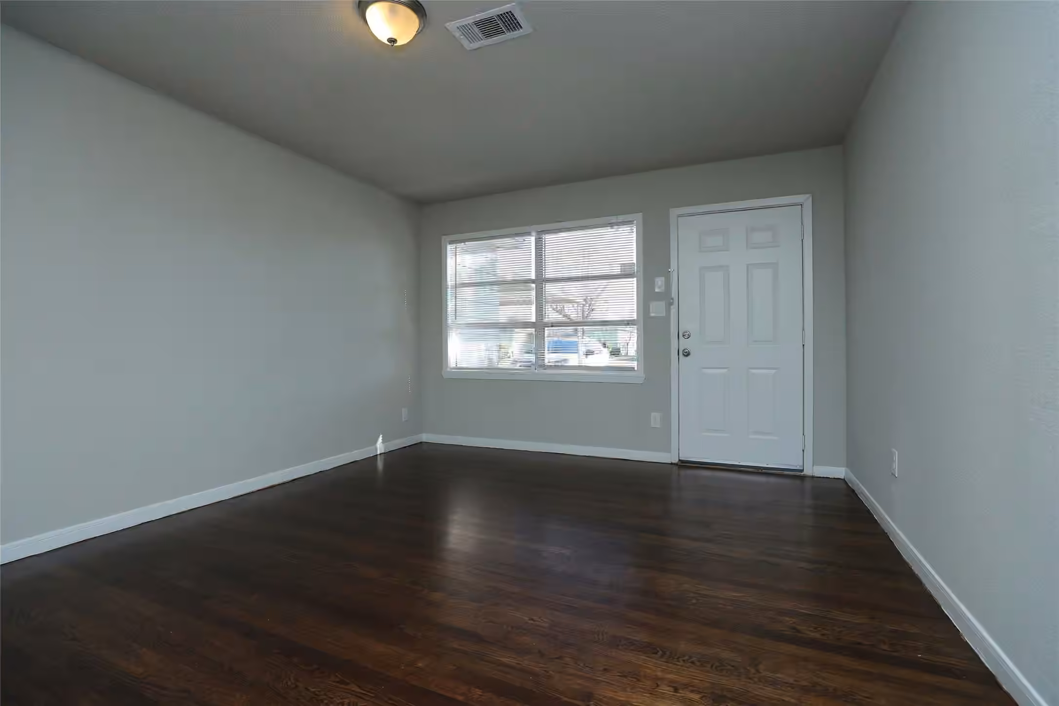 Photo 3 of 10322 Cathedral Drive, Houston, TX