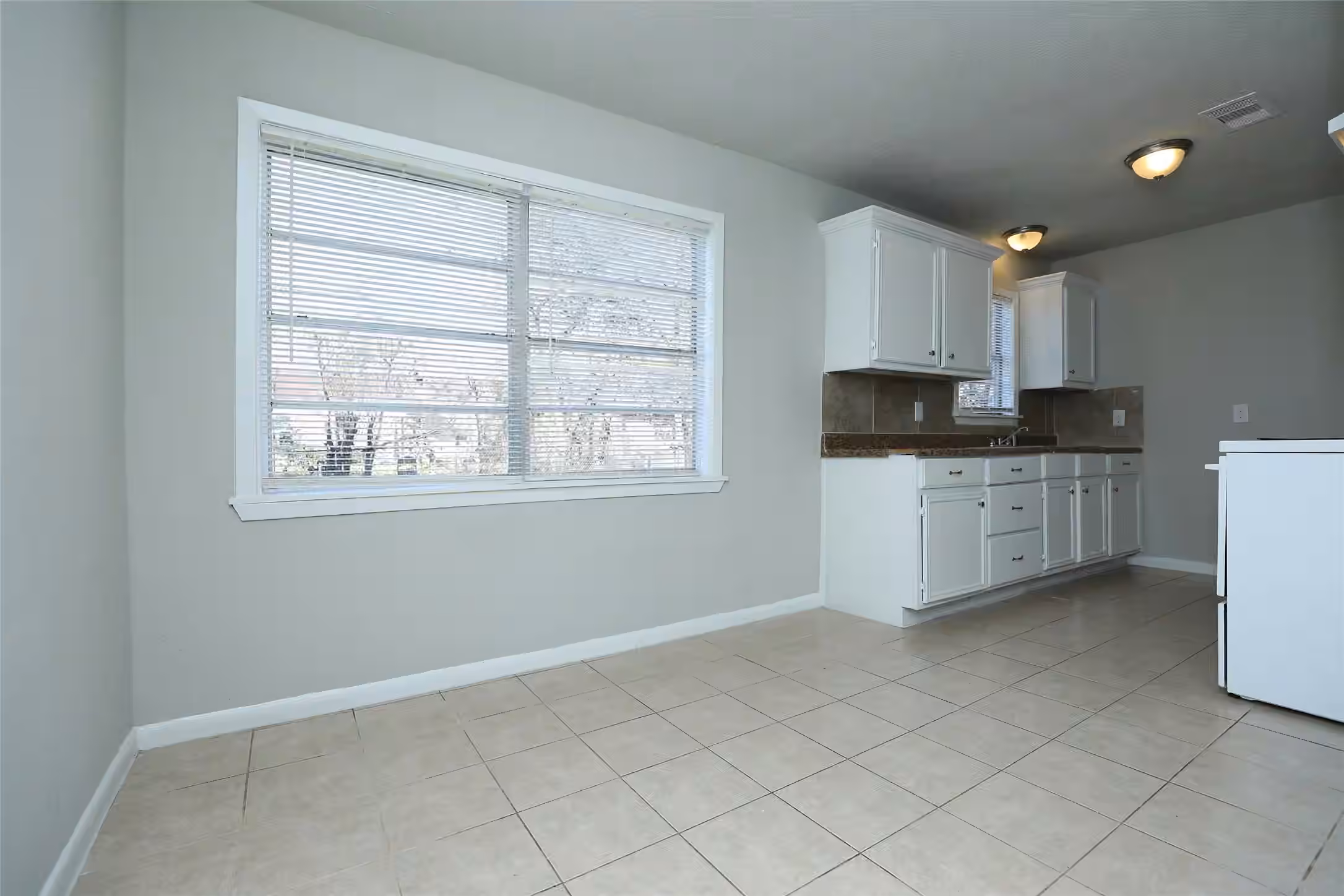 Photo 6 of 10322 Cathedral Drive, Houston, TX